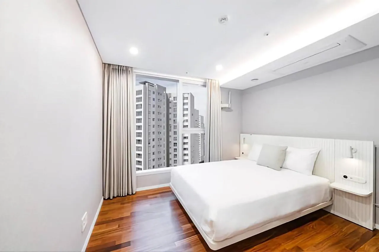 Uh Flat The Seocho Apartment Seoul