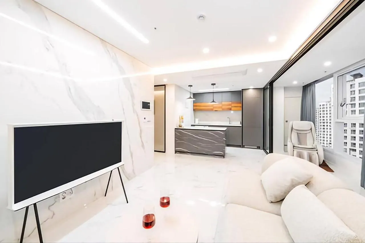 Uh Flat The Seocho Apartment Seoul