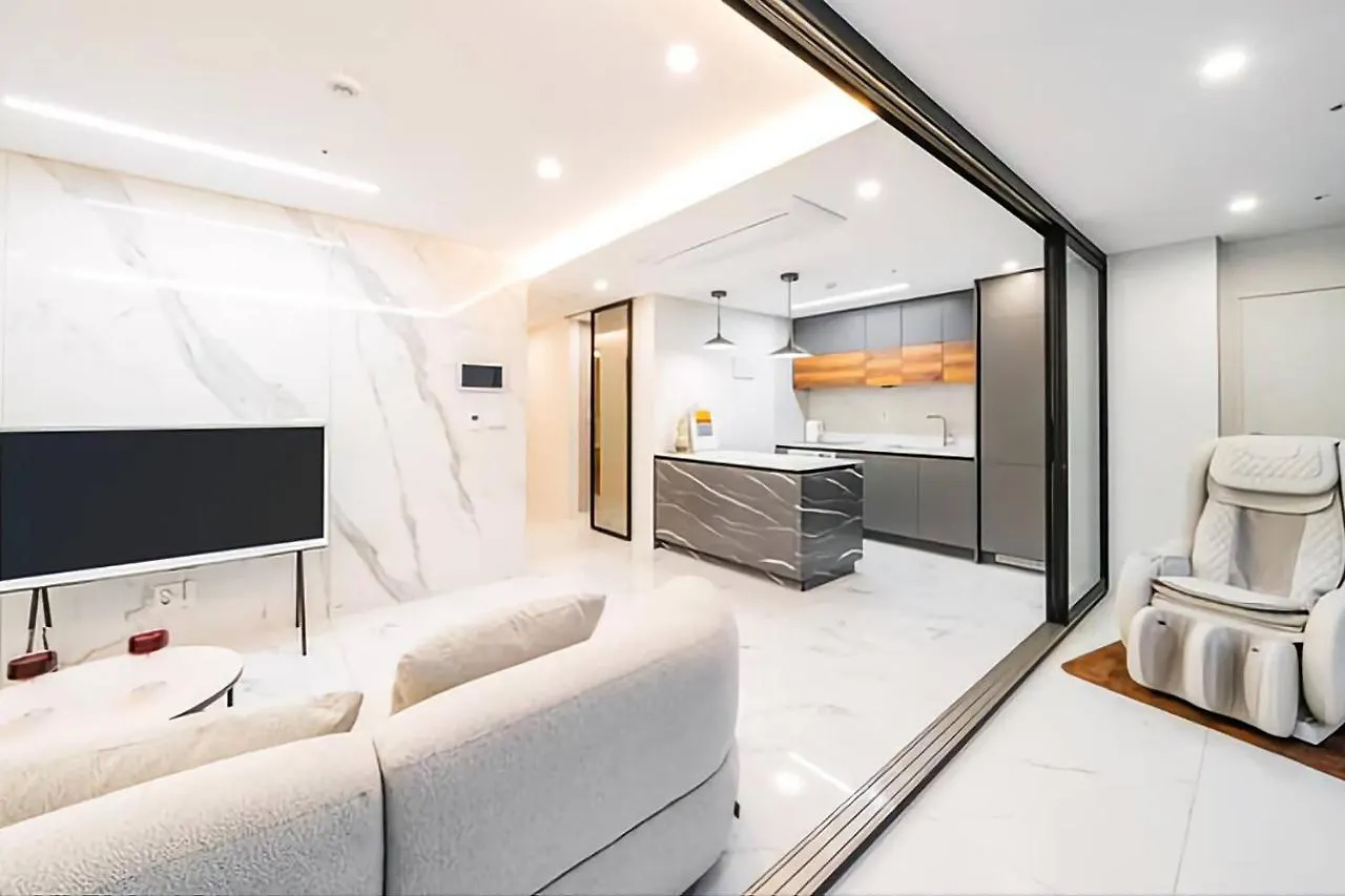 Uh Flat The Seocho Apartment Seoul