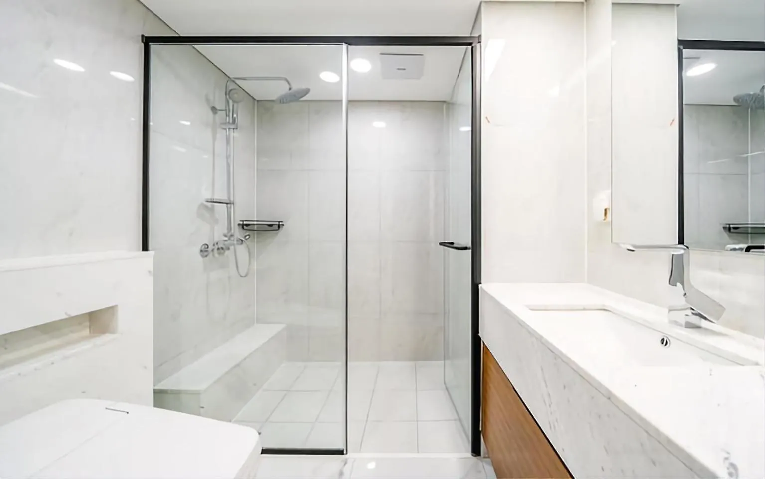 Uh Flat The Seocho Apartment Seoul