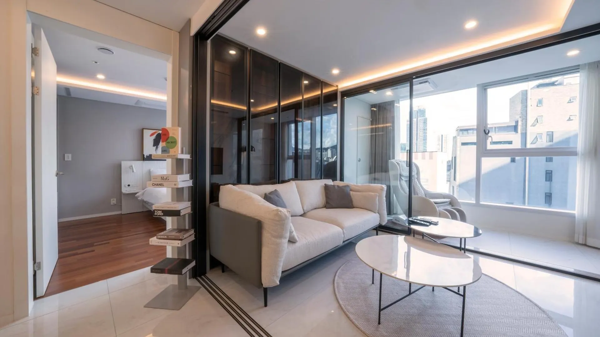 Uh Flat The Seocho Apartment Seoul