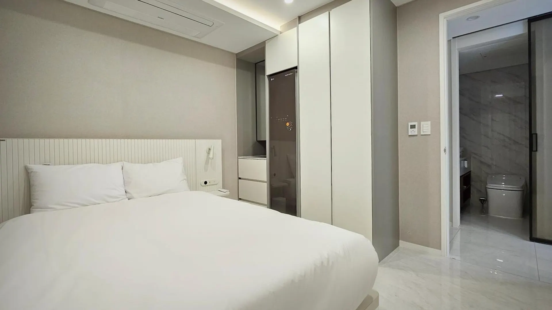 Uh Flat The Seocho Apartment Seoul South Korea