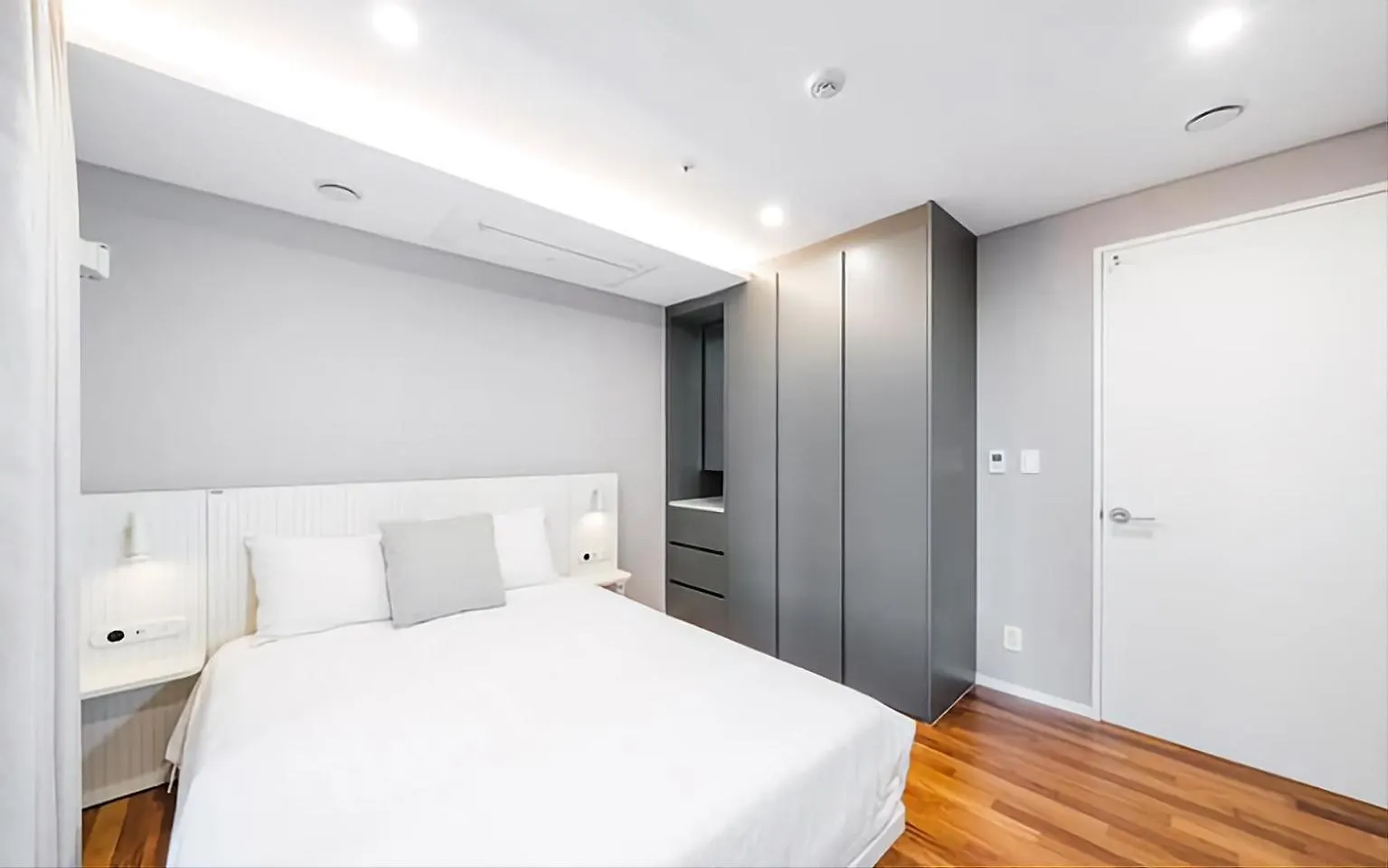 Uh Flat The Seocho Apartment Seoul