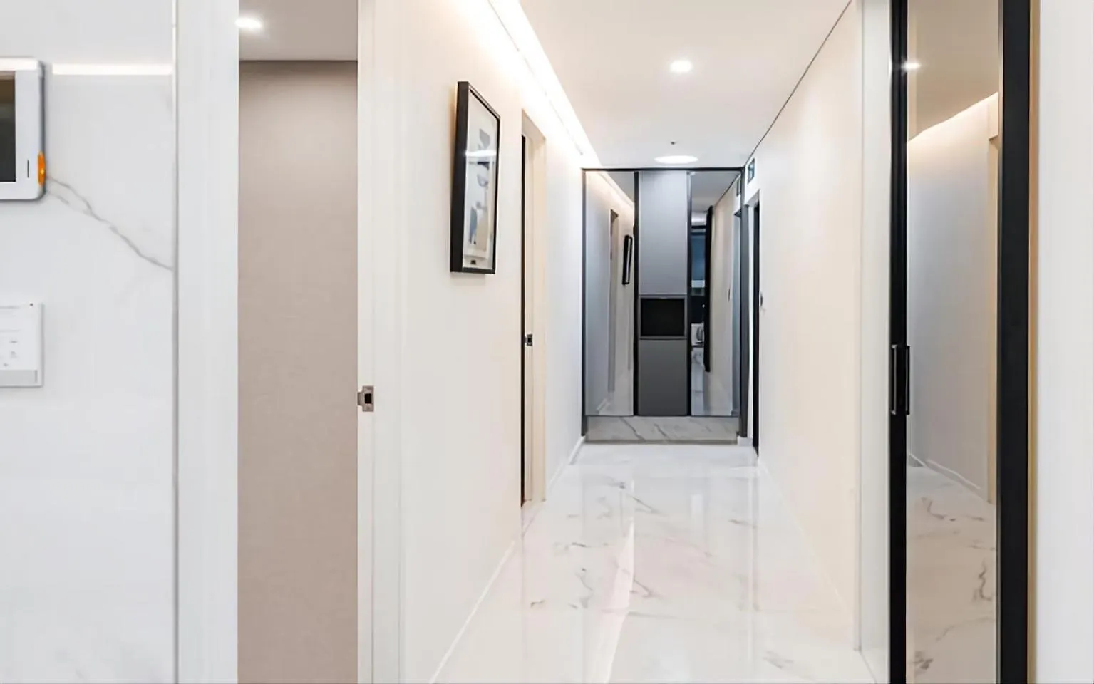 Uh Flat The Seocho Apartment Seoul